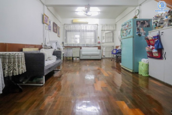 *****ทาวน์เฮ้าส์มือสองย่านนนทบุรี ม.ซอยเรวดี51 ติวานนท์-เลี่ยงเมืองนนท์ บนเนื้อที่ 16 ตร.ว. ฟังก์ชัน 2 ห้องนอน 2 ห้องน้ำ บ้านพร้อมเข้าอยู่ แถมฟรี! 1 เครื่องปรับอากาศ 2 เครื่องทำน้ำอุ่น 1 เครื่องดูดควัน เพียง 5 นาทีก็ถึงรถไฟฟ้าสายสีม่วง "สถานีศูนย์ราชการนนทบุรี" และ "สถานีบางกระสอ" ใกล้ทางด่วน "งามวงศ์วาน" จองด่วน!